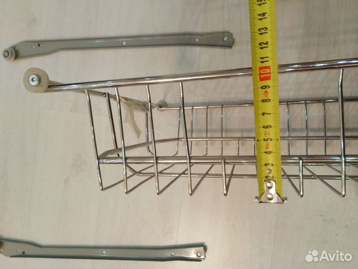 Выкатная корзина для шкафа