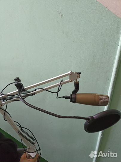 Студийный микрофон behringer c-1u