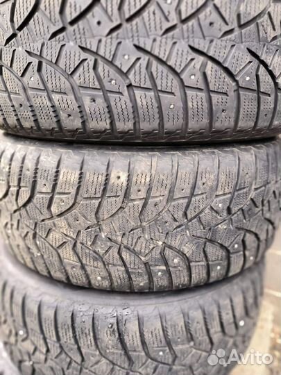 Bridgestone Blizzak Spike-02 275/55 R20 117T