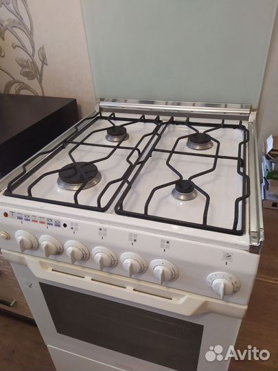 Газовая плита б/у с электродуховкой Ariston