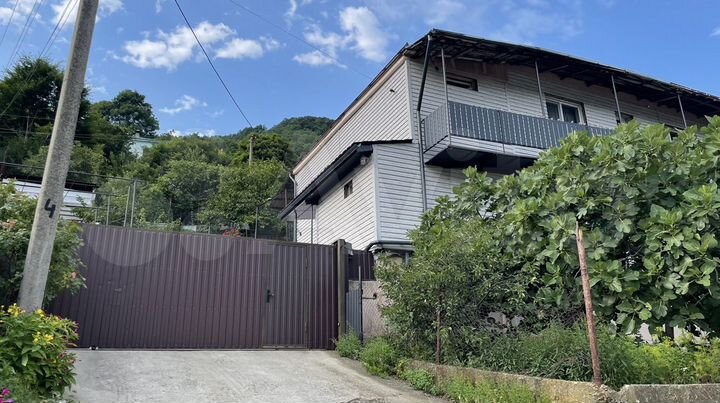 Дом 300 м² на участке 7,5 сот.