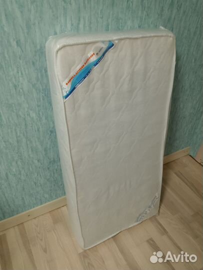 Матрац и бортики к детской кроватке