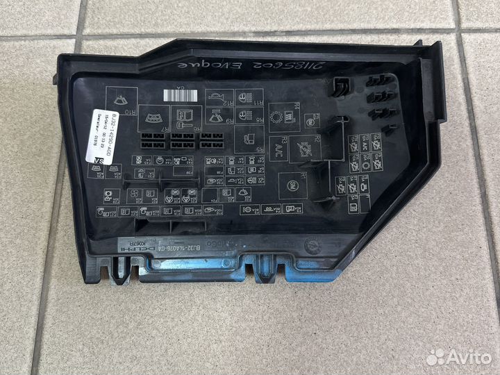 Крышка блока предохранителей Range Rover Evoque