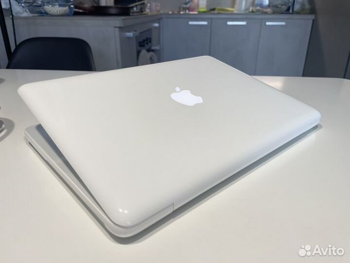 MacBook 13 8гб памяти + новый SSD