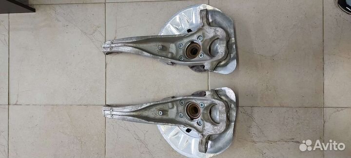 Поворотный кулак Porsche Cayenne 958