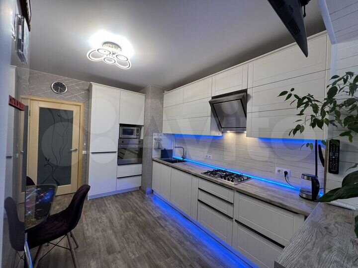 2-к. квартира, 67,5 м², 1/8 эт.