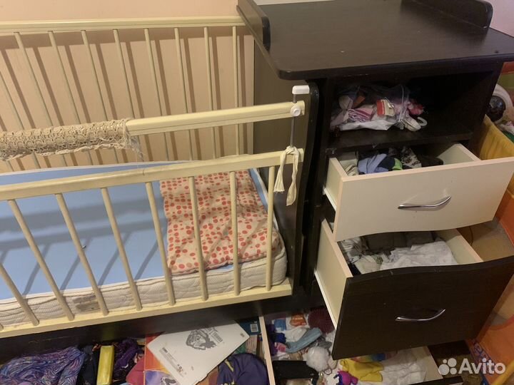 Вещи для новорождённых (кроватка, коляска и т.д.)