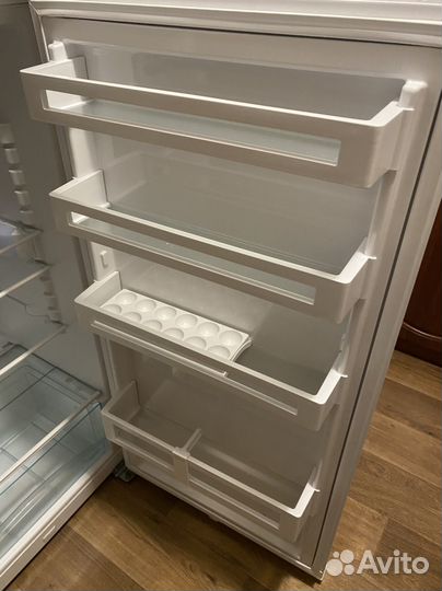 Холодильник liebherr