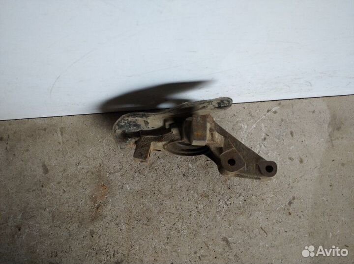 Кулак поворотный передний левый Fiat Albea 2010