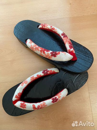 Японская обувь