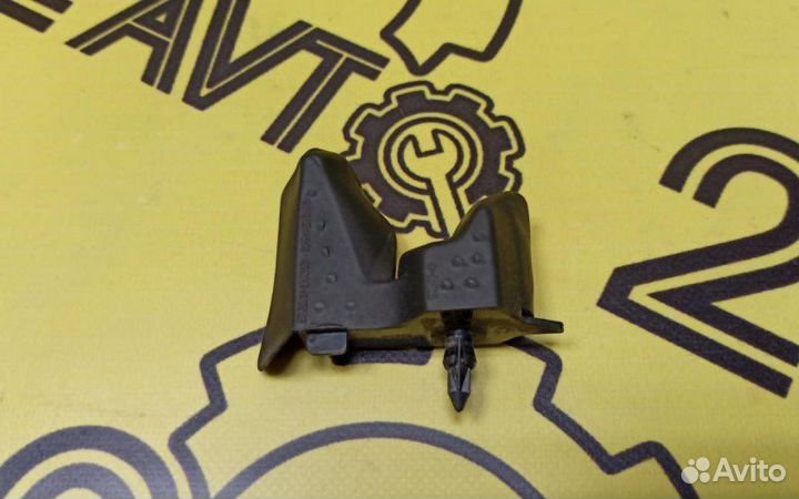 Уголок жабо левый Toyota Premio ZZT245 1zzfe