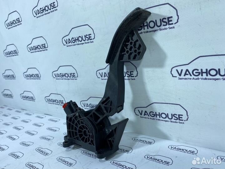 Педаль газа Skoda Rapid 1.6 CWV 2018