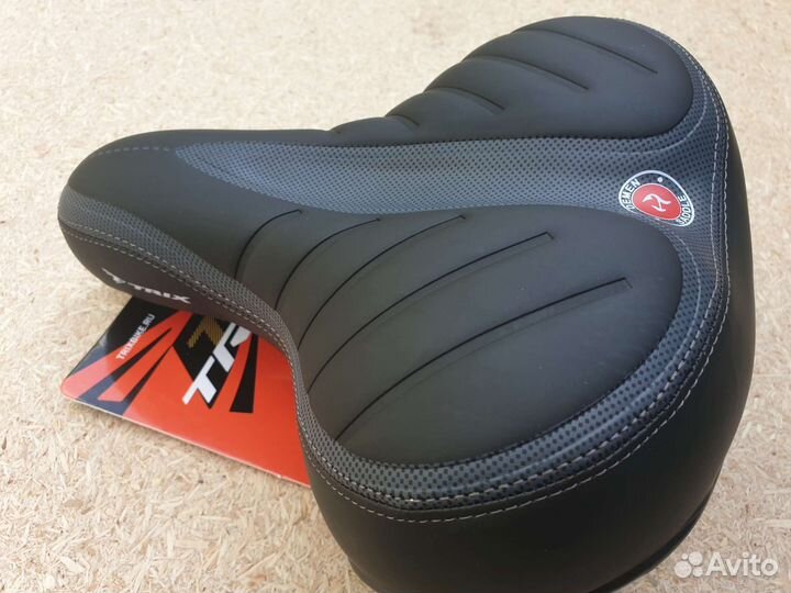 Седло комфортное Trix черно-серое (250х210мм)