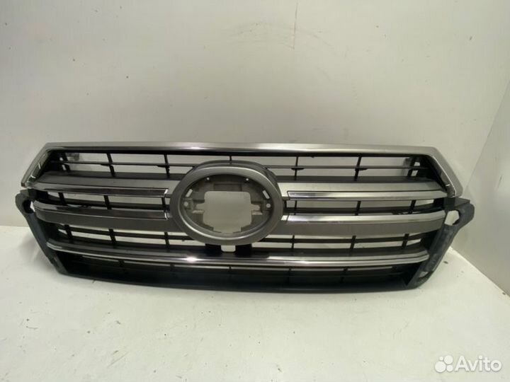 Решетка радиатора передняя Toyota Land Cruiser 200