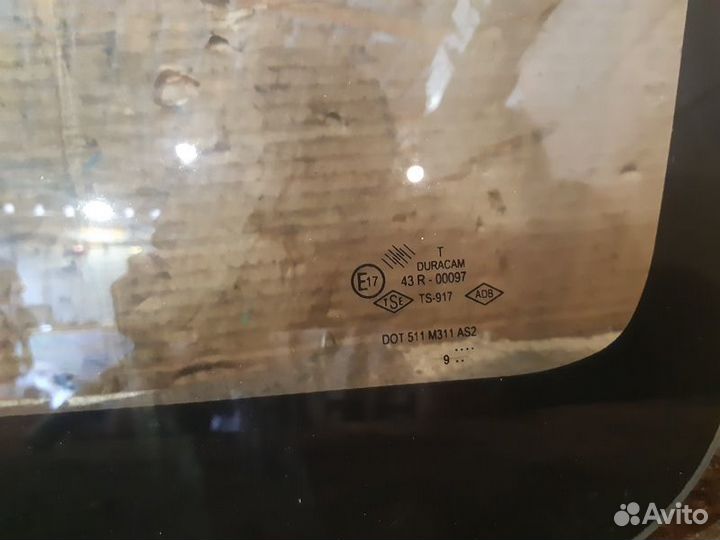 Стекло глухое заднее правое LADA Largus