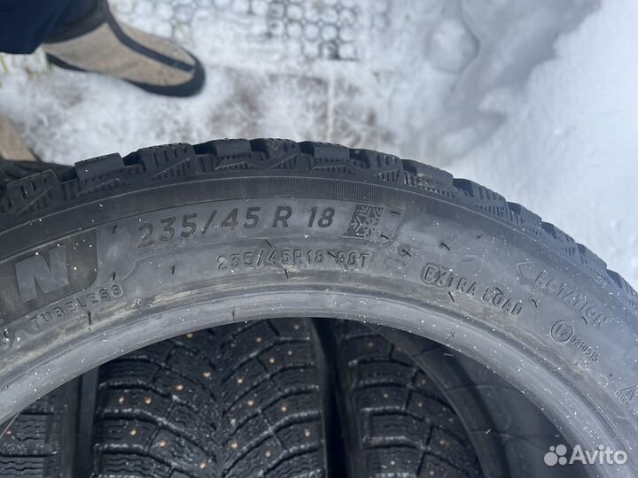 Michelin X-Ice North 4 235/45 R18 98T