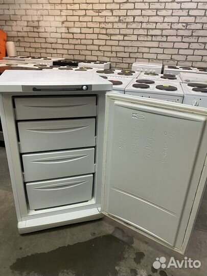 Морозильная камера Indesit 4 ящика