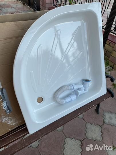 Металлический поддон для душевой кабины