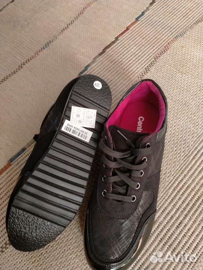 Кроссовки женские 39 размер оригинал