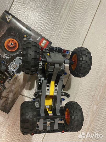 Набор Lego Technic 42104 Гоночный грузовик