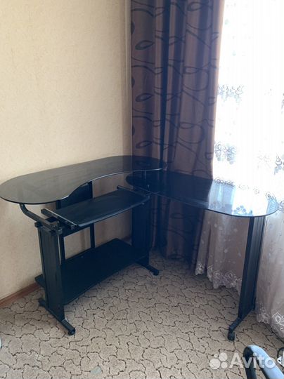 Компьютерный стол