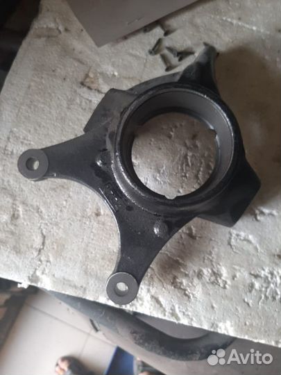 Кулак поворотный