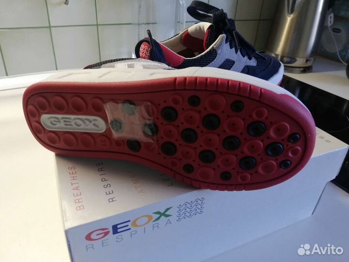 Кроссовки детские geox