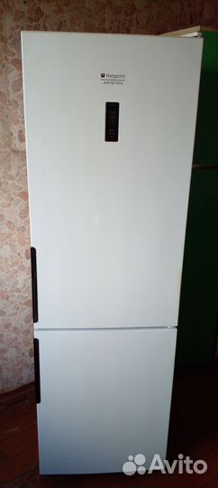 Холодильник Hotpoint Ariston total no frost бу