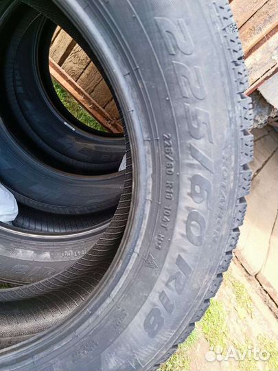 Pirelli Winter Ice Zero 225/60 R18 104T