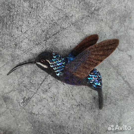 Брошь колибри