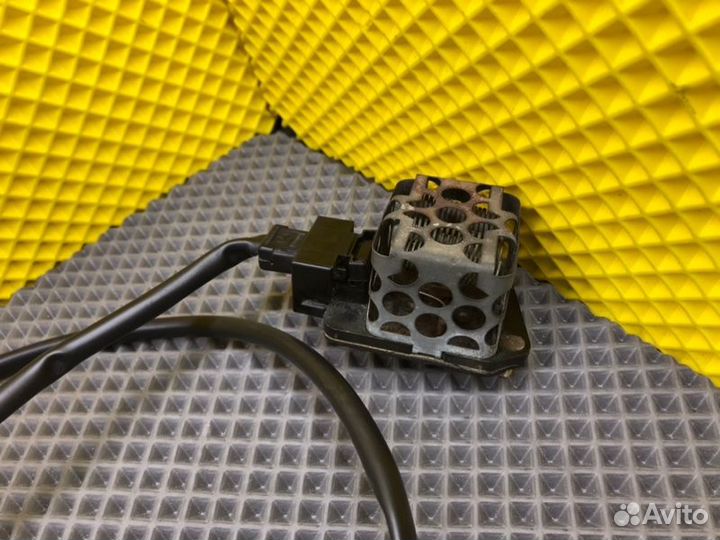 Реостат печки Mercedes-Benz S124 M102.963 1992