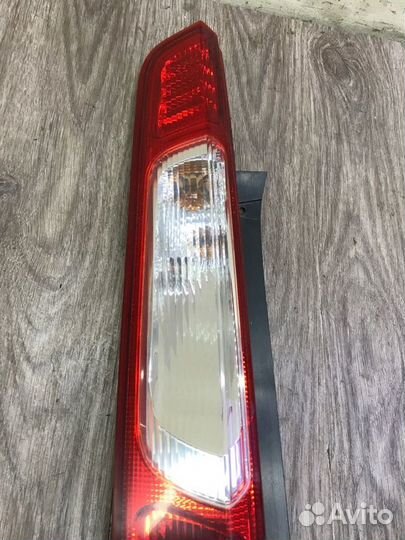 Фонарь задний левый Ford Focus 2 хетчбэк 5-ти дв