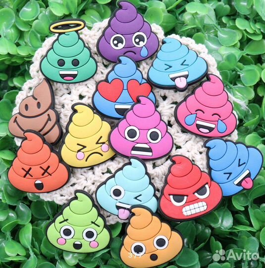 Джибитсы украшения для обуви Crocs цветные какашки