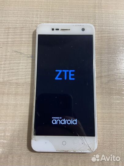 ZTE Blade V8 mini, 3/32 ГБ