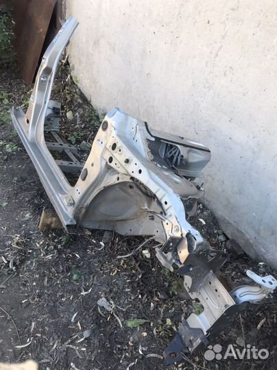 Четверть передняя правая Renault Megane 3 хэтчбек