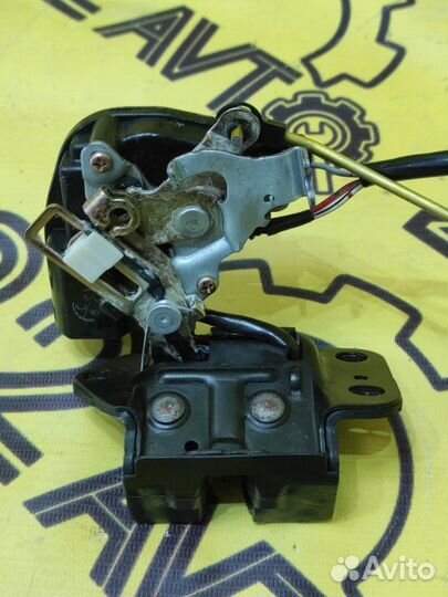 Замок багажника Toyota Corolla Allex NZE121 1NZ-FE