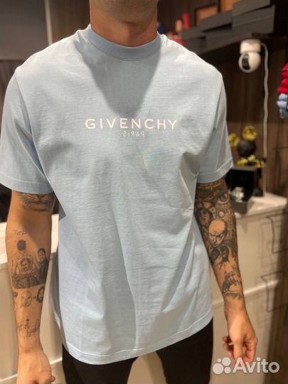 Футболка givenchy