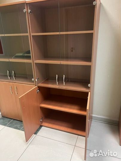 Книжный шкаф