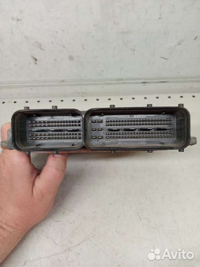 Блок управления двигателем VW Tiguan 03C906032T