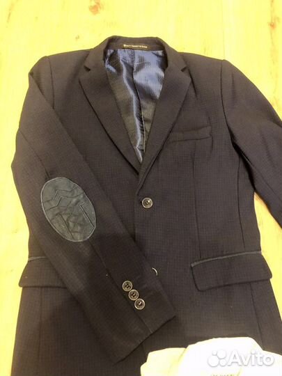 Школьная форма костюм 140-146 ботинки(кожа) рубашк