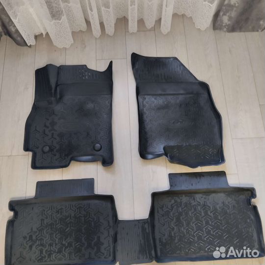 Автомобильные коврики резиновые