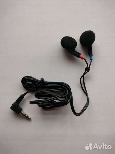 Проводные наушники