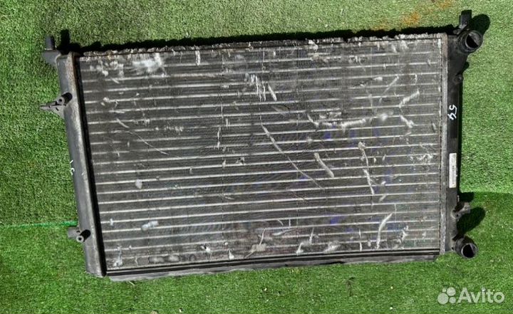 Радиатор (основной) Volkswagen Touran 2006