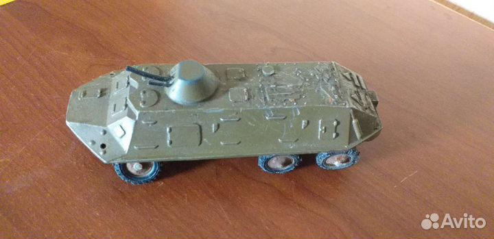 Советская игрушка танк