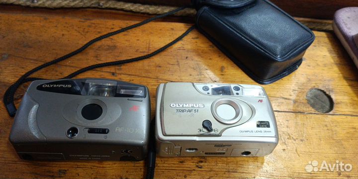 Два Плёночный фотоаппарат Olympus