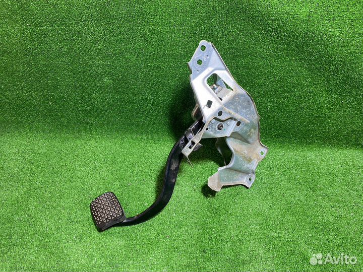 Педаль тормоза Opel Astra H