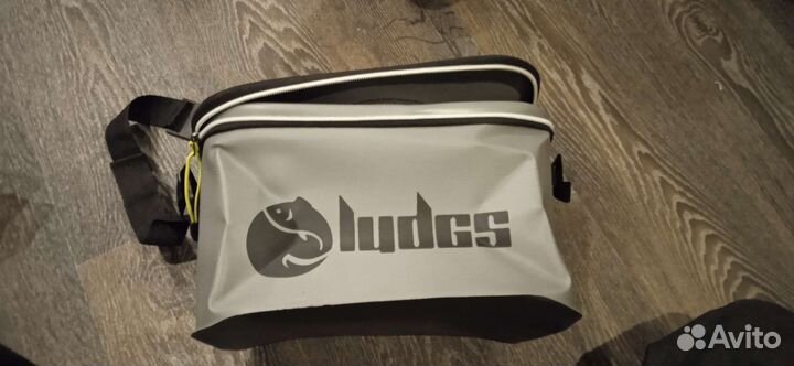 Живец карася(Петергоф)