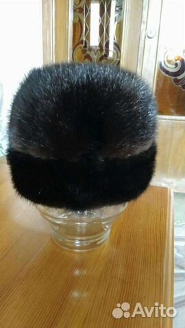 Женские меховые шапки