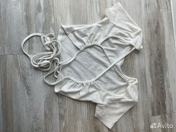 Футболка женская с открытой спиной