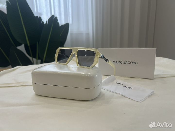 Солнцезащитные очки marc jacobs
